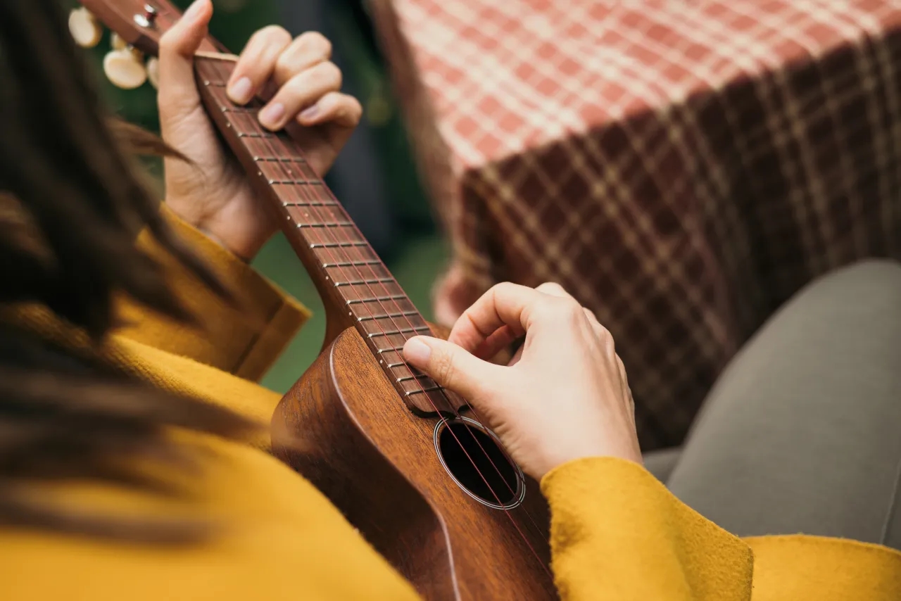 Aloha, muzyko! Jak hawajski instrument podbił serca graczy na całym świecie?