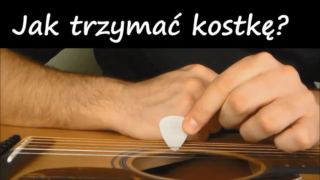 Jak trzymać kostkę do gitary, aby poprawić swoją grę na instrumencie