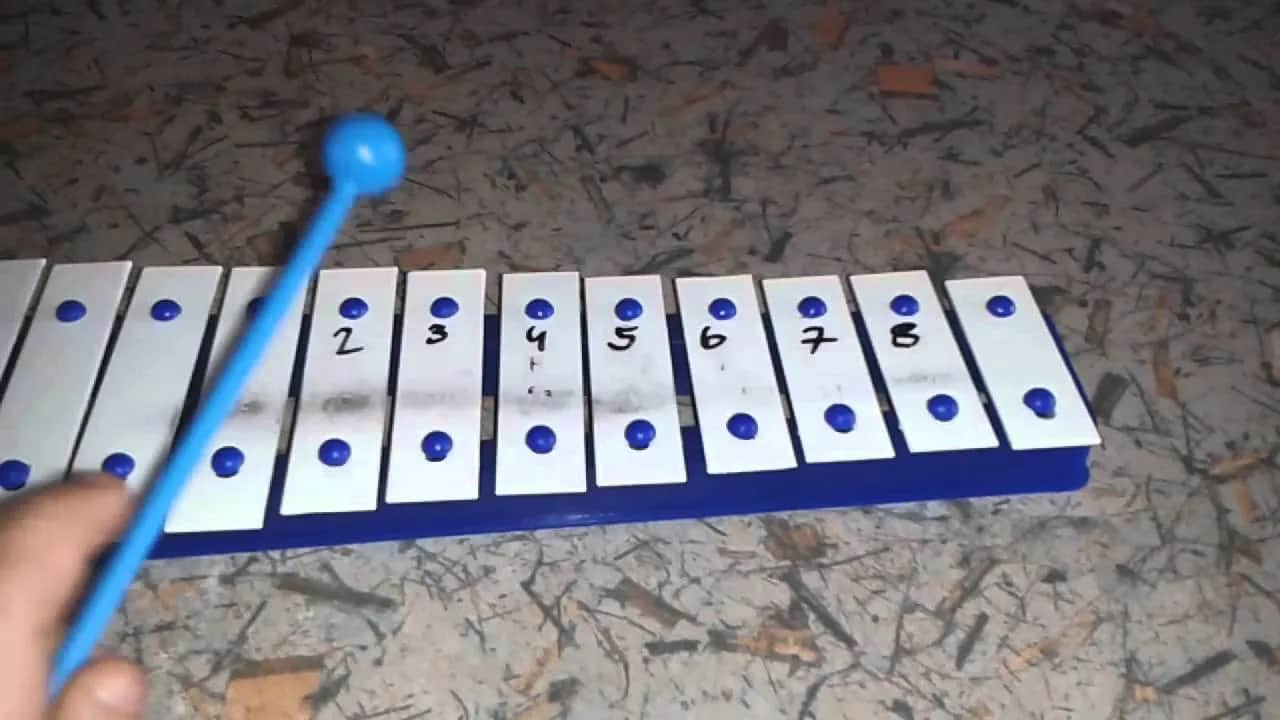 Jak zagrać wlazł kotek na płotek na cymbałkach - proste kroki dla każdego