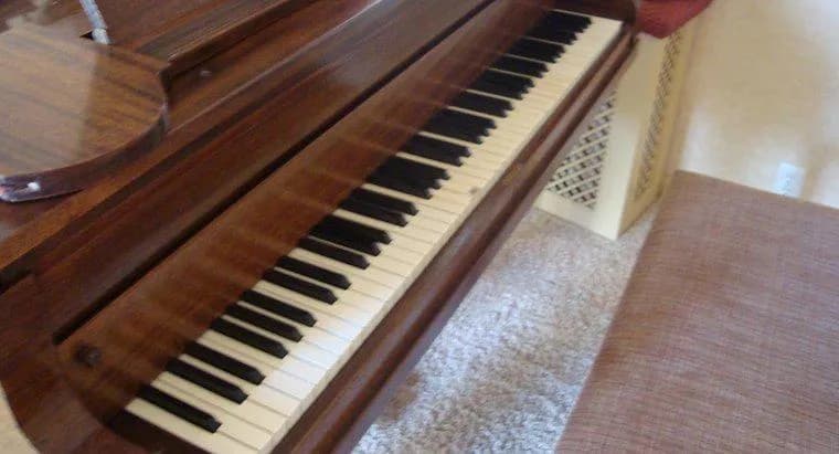 Ile klawiszy ma pianino? Odkryj różnice między modelami